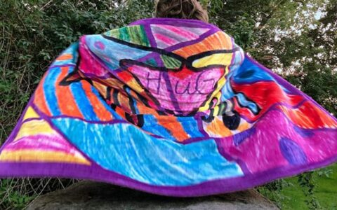 免费毛毯，“拥抱” 主题，价值 $24.95，可以寄给朋友或自己